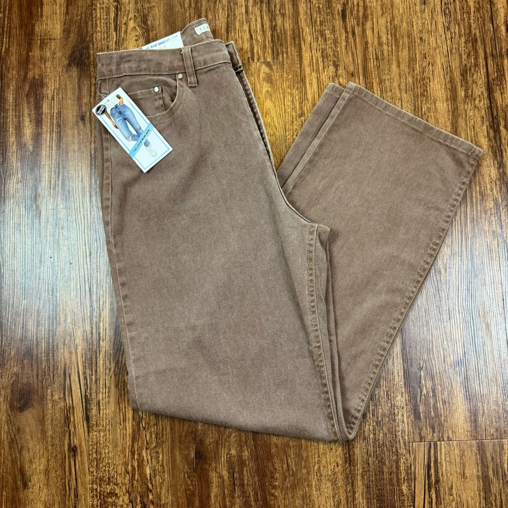 NWT  Tinseltown Women’s Jeans Hi-Rise Baggy Straight Size 11/30 .